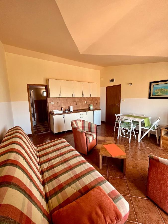 Apartmani Bojana Будва Экстерьер фото
